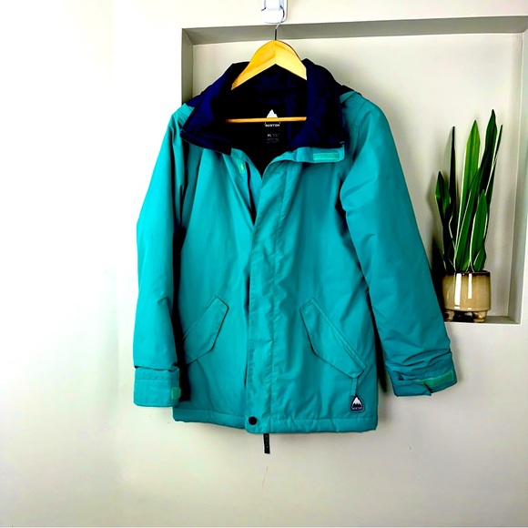 Burton Youth XL Jacket. Will look like new on your child! Very warm. - Picture 1 of 5
